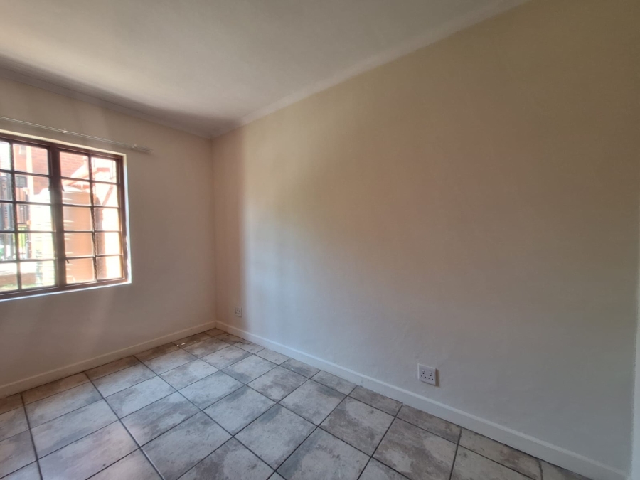 To Let 3 Bedroom Property for Rent in Meerhof North West